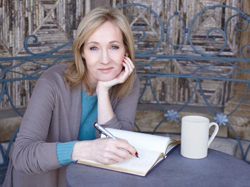 JK Rowling Pernah Menulis Ide Cerita Harry Potter di Atas Sick Bag