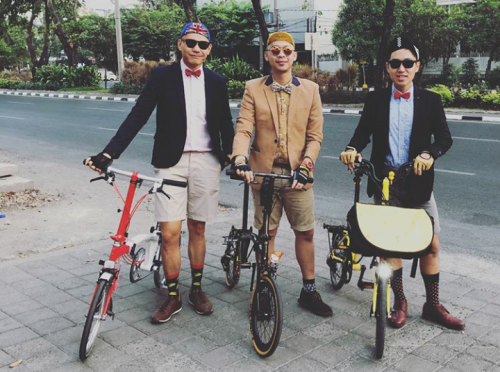 4 Item Ini Wajib Lo Bawa Biar Makin Kece Pas Lagi Gowes!