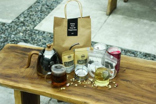 Hangatkan Hari dengan Teh Artisan dari Teabumi