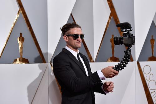 Canon EOS M50 Mark II: Kamera Mirrorless Buat Lo Yang Baru Mulai Vlogging!