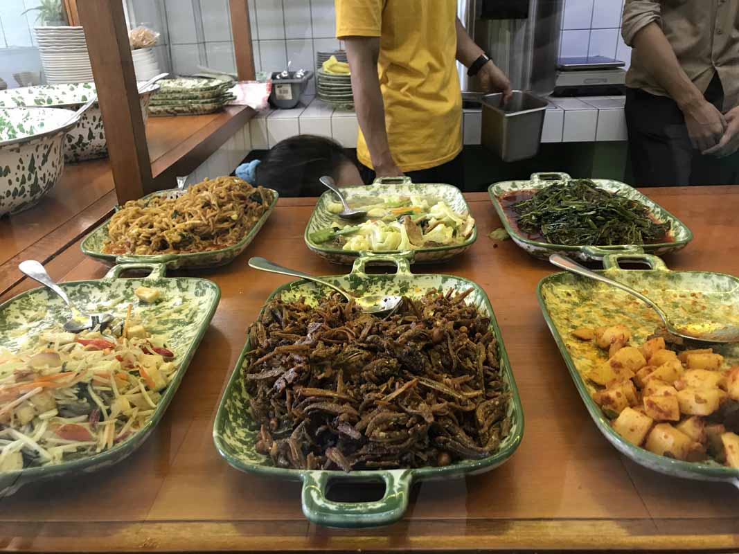 Rumah Makan Rasa Rumah Sendiri