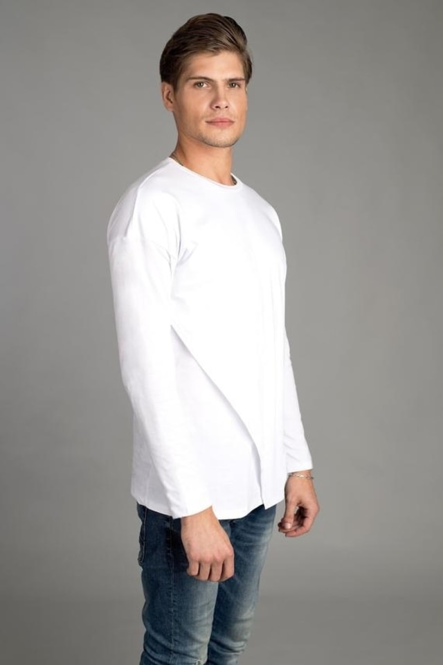 Stain kuning di baju putih emang bikin keki. Tapi ternyata itu bisa hilang, bro. Biar tau caranya dan juga cara biar nggak muncul lagi, simak artikel ini ya, bro!