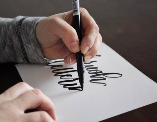 Bikin Design Anti Mainstream dengan Hand Lettering