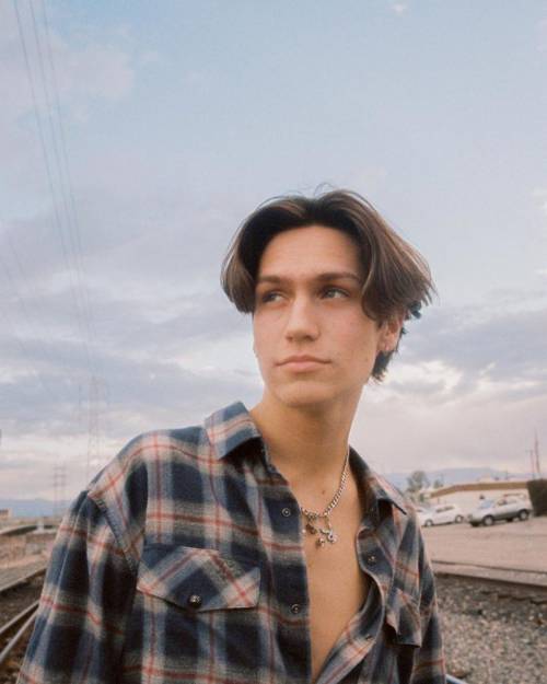 Banyak Diminati, Ini Alasan Kenapa Curtain Haircut jadi Tren!