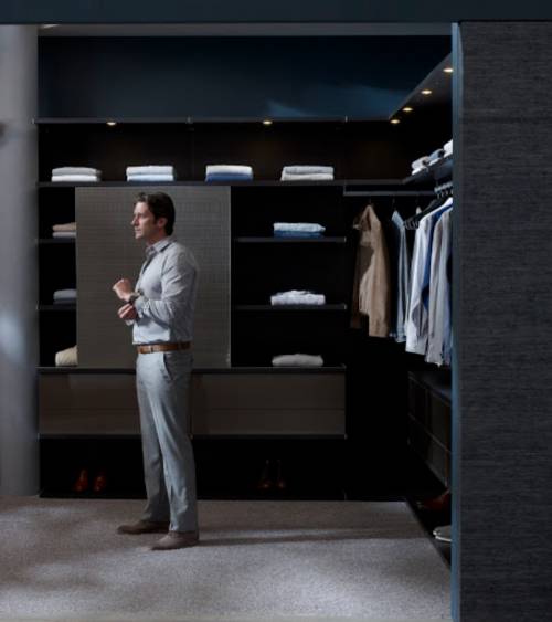 Bikin Ruang Sempit jadi Walk in Closet: Simak 5 Ide Ini, Bro!